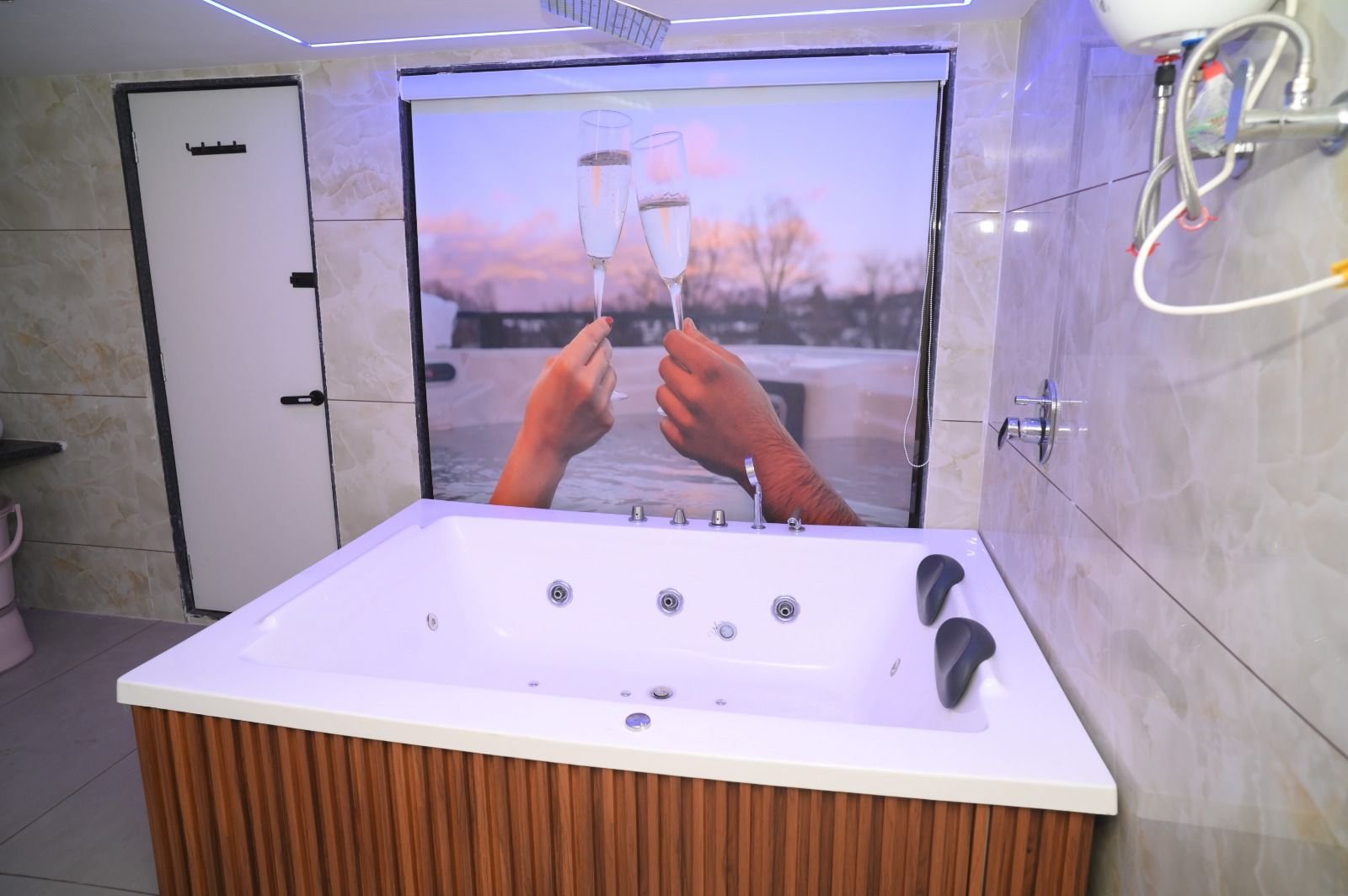 Deluxe with Jacuzzi